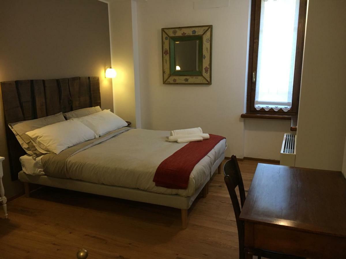 Bed and Breakfast Elleboro Carugo Екстер'єр фото