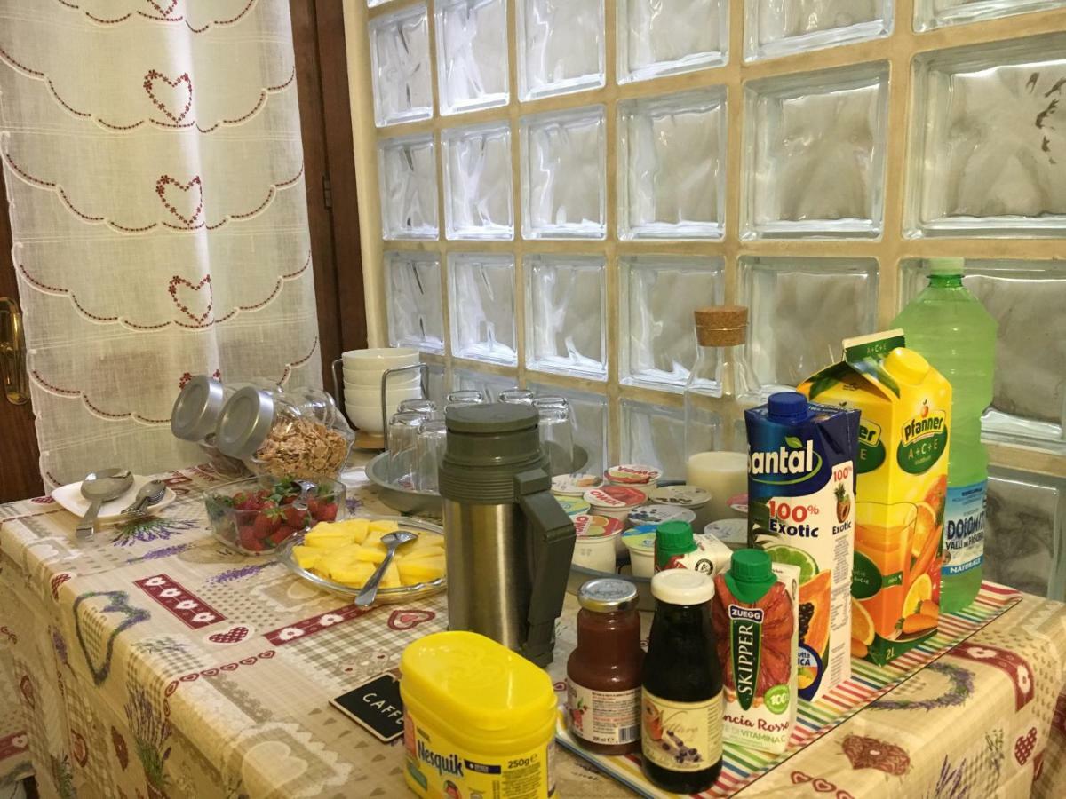 Bed and Breakfast Elleboro Carugo Екстер'єр фото
